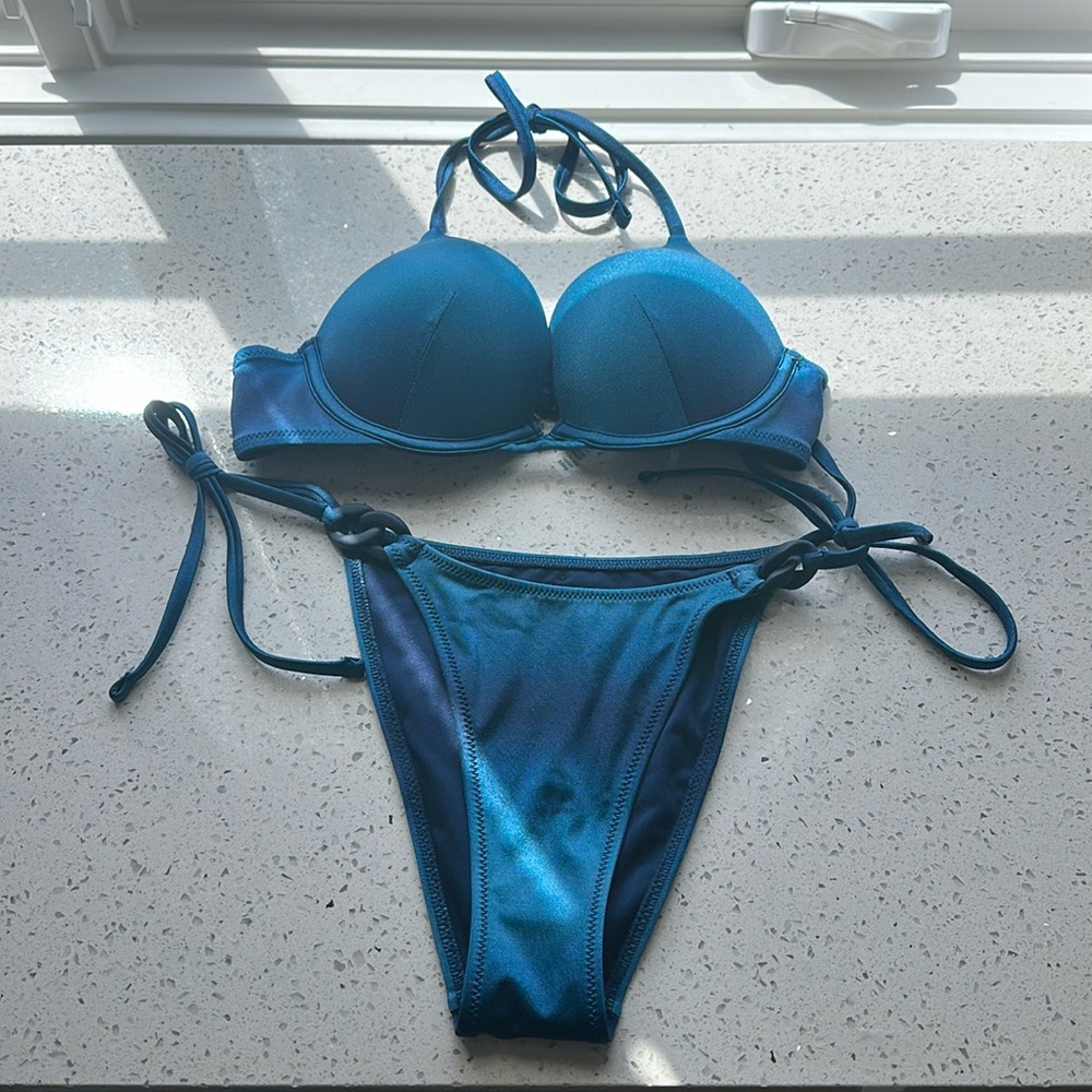 Victoria’s Secret Bombshell Bikini Matching Top and Bottom (Size 32AA)